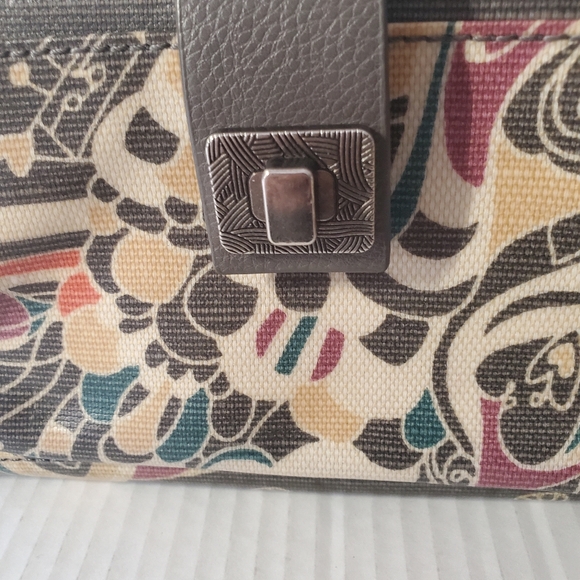 Sakroots Iris Coated Canvas Smartphone Wallet Crossbody Chain Strap Zipper Close - Picture 8 of 12